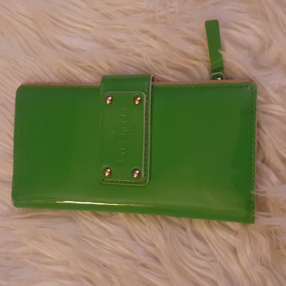Kate Spade Patent Leather Retro Green Wallet w/Snap Closure